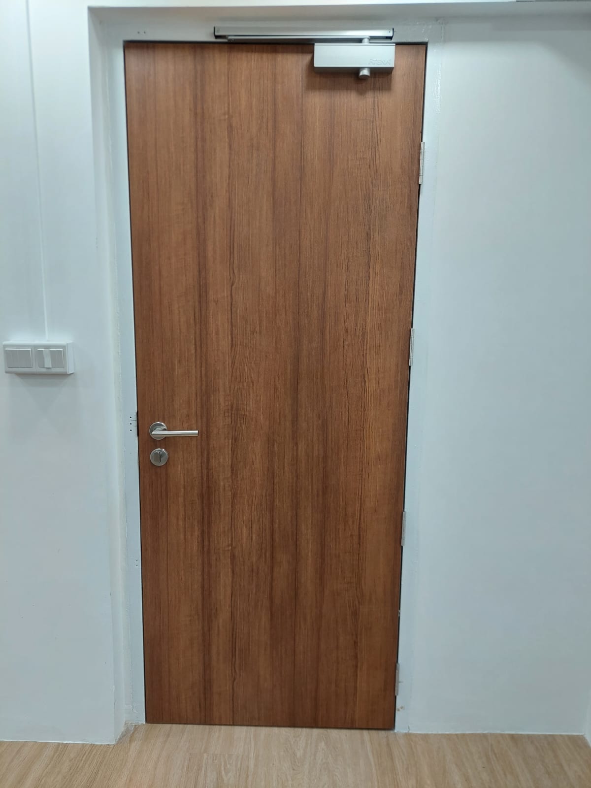 Door install Services In Singapore